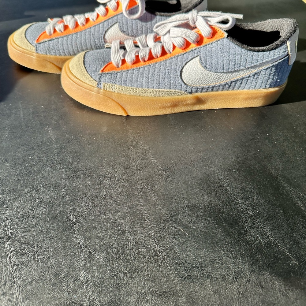 Nike Men’s Low-Top Sneakers in Blue, Orange, Gum